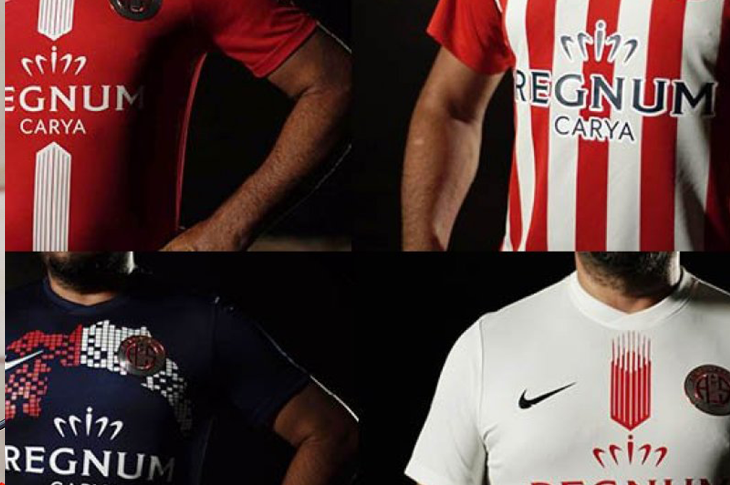 Antalyaspor Yeni Sezonda Giyeceği Formaları Engelli Taraftar Tanıttı Antalyaspor Yeni Sezonda Giyeceği Formaları Engelli Taraftar Tanıttı