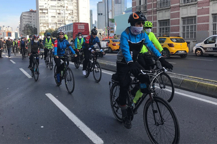 Engellere Karşı Şişli’den Üsküdar’a Pedal Çevirdiler Engellere Karşı Şişli’den Üsküdar’a Pedal Çevirdiler