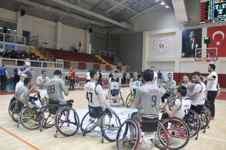 Tekerlekli Sandalye Basketbol Süper Ligi’nde Şampiyon İzmir BBSK