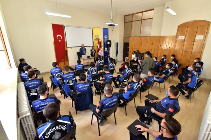 Konya’da Zabıta Personelleri Engelli Hakları Eğitimi Veriliyor