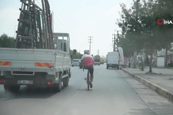 Engelli Bisiklet Sürücüsünün Tehlikeli Yolculuğu