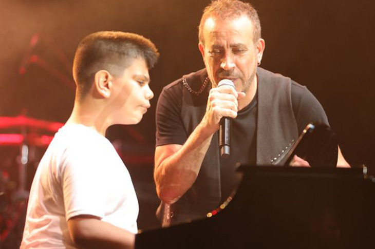 Haluk Levent ve Bager Çalışcı Sahneyi Paylaştı Haluk Levent ve Bager Çalışcı Sahneyi Paylaştı