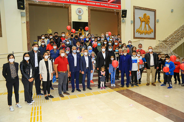 “Titreşimli Telsizle İşitme Engelli Çocuğuma Daha İyi Bakacağım” “Titreşimli Telsizle İşitme Engelli Çocuğuma Daha İyi Bakacağım”
