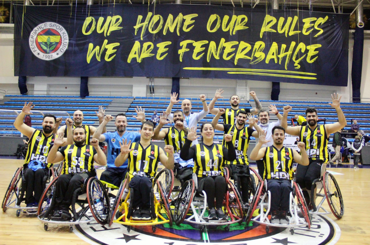 Fenerbahçe TS Basketbol Takımı İlk Yarıyı Namağlup Zirvede Tamamladı