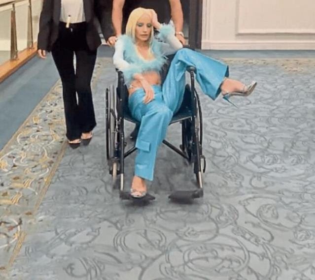 Ödül Törenine Tekerlekli Sandalye ile Giden Gülşen’e Engelsiz Yaşam Derneği’nden Dava