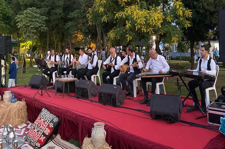 Cemil Meriç Öğrencileri Sıra Gecesinde Buluştu Cemil Meriç Öğrencileri Sıra Gecesinde Buluştu