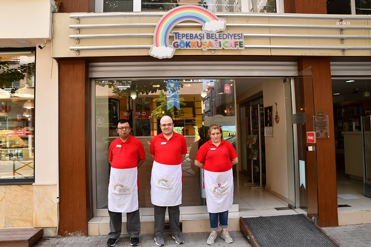 Gökkuşağı Kafe 11 Yaşında Gökkuşağı Kafe 11 Yaşında