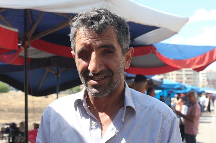 Görme Engelli Cumali Yaşar, Yük Taşıyarak Geçinmeye Çalışıyor Görme Engelli Cumali Yaşar, Yük Taşıyarak Geçinmeye Çalışıyor