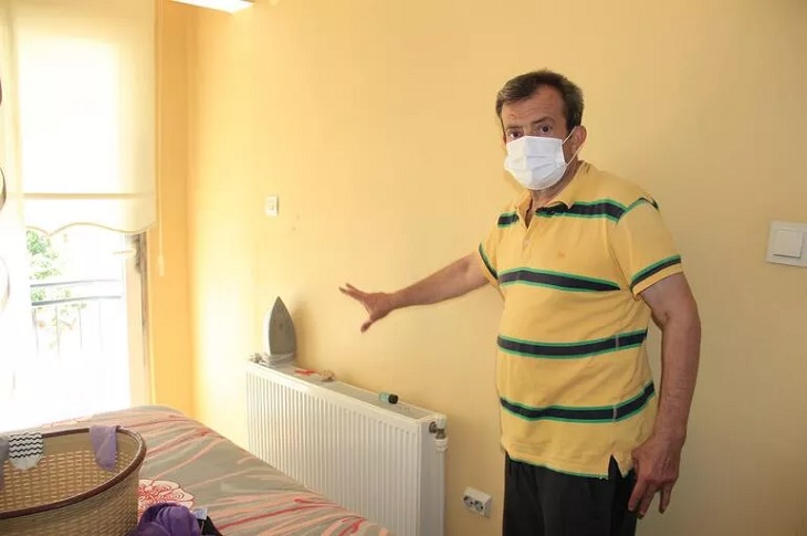Kanser Hastası Evine Giren Hırsızdan Para İsteyince Hırsız Kaçtı Kanser Hastası Evine Giren Hırsızdan Para İsteyince Hırsız Kaçtı