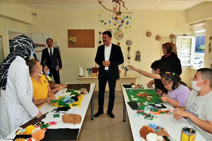 Kırıkkale Valisi “Sıcak Yuvam”ı Ziyaret Etti