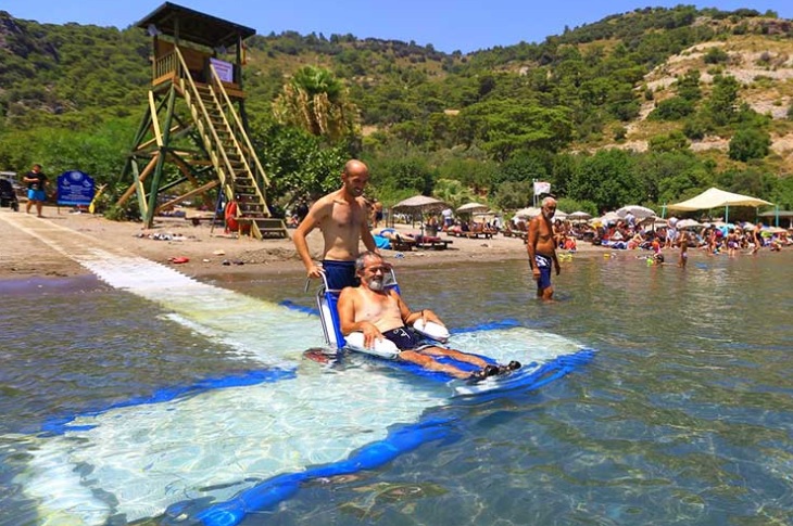 Muğla’da “Erişilebilir Plajlar” Artıyor Engeller Azalıyor Muğla’da “Erişilebilir Plajlar” Artıyor Engeller Azalıyor