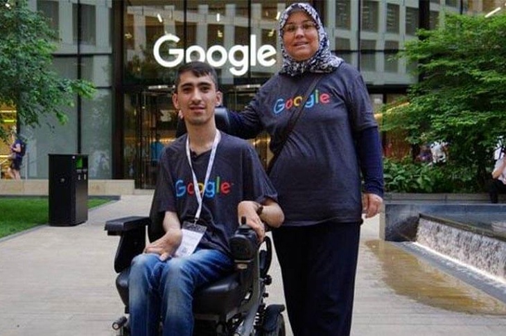 Anne Sevgisiyle Başarıdan Başarıya Koşan “Türk Hawking” Anne Sevgisiyle Başarıdan Başarıya Koşan “Türk Hawking”