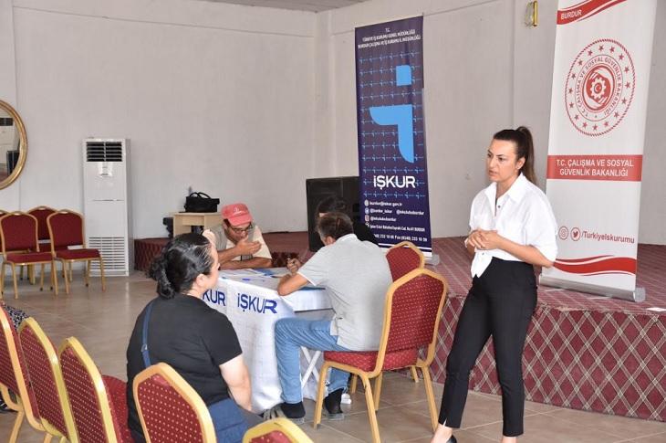 Burdur’da İŞKUR Engelli Vatandaşlarla İşverenleri Buluşturdu