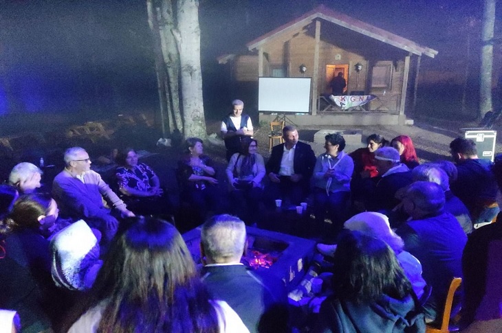 Huzurevi Sakinleri Eriklitepe’de Kamp Heyecanı Yaşadı Huzurevi Sakinleri Eriklitepe’de Kamp Heyecanı Yaşadı