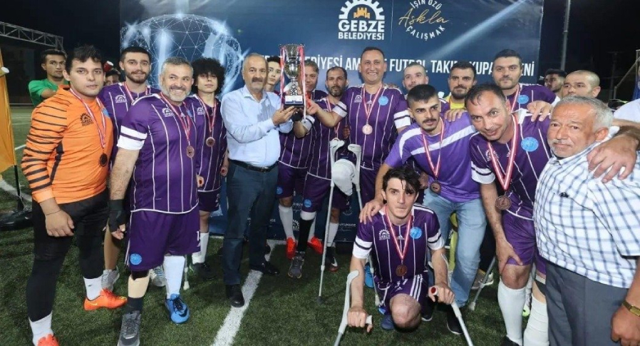 Gebze Ampute Futbol Takımı İçin Şampiyonluk Töreni Düzenlendi