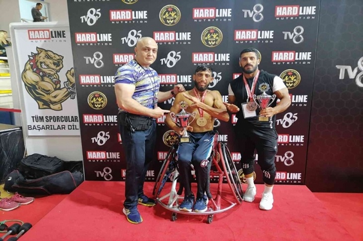 Ağrılı Bedensel Engelli Sporcu, Vücut Geliştirmede Türkiye Şampiyonu Oldu Ağrılı Bedensel Engelli Sporcu, Vücut Geliştirmede Türkiye Şampiyonu Oldu