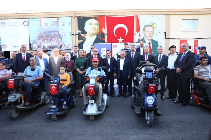 Kayseri’de Bedensel Engelli 80 Kişiye Akülü Araç Dağıtıldı Kayseri’de Bedensel Engelli 80 Kişiye Akülü Araç Dağıtıldı