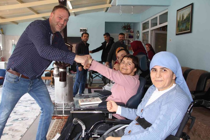 Samsun’da Engellilerin Akülü Araç Heyecanı: Gözlerine Uyku Girmedi Samsun’da Engellilerin Akülü Araç Heyecanı: Gözlerine Uyku Girmedi