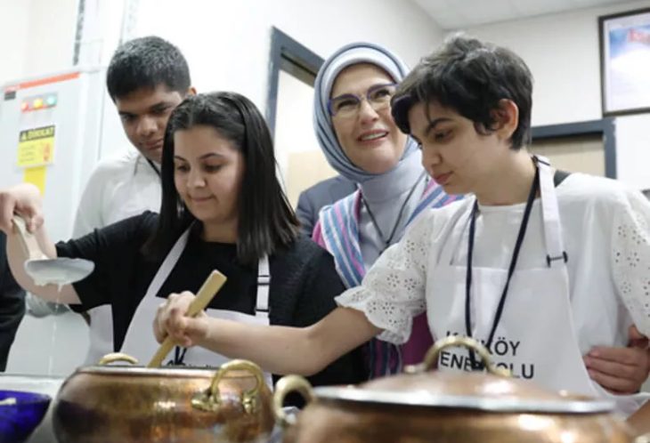 Emine Erdoğan Yetişkin Engellilere Özel İlk Halk Eğitim Merkezini Açtı