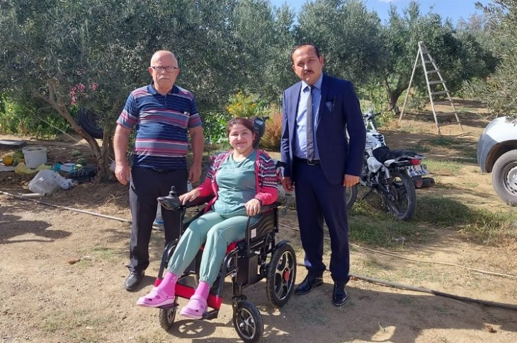 Habibe Çakır, Engelli Arabasıyla Artık Sokaklarda Dolaşabilecek Habibe Çakır, Engelli Arabasıyla Artık Sokaklarda Dolaşabilecek