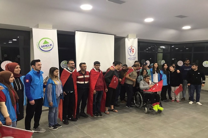 Keçiören Belediyesi Engelli Bireyleri Mersin Kampına Götürdü