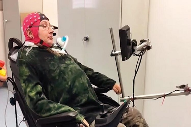 ABD’de Felçli Hastalar, Tekerlekli Sandalyelerini ‘Düşünerek’ Sürdüler