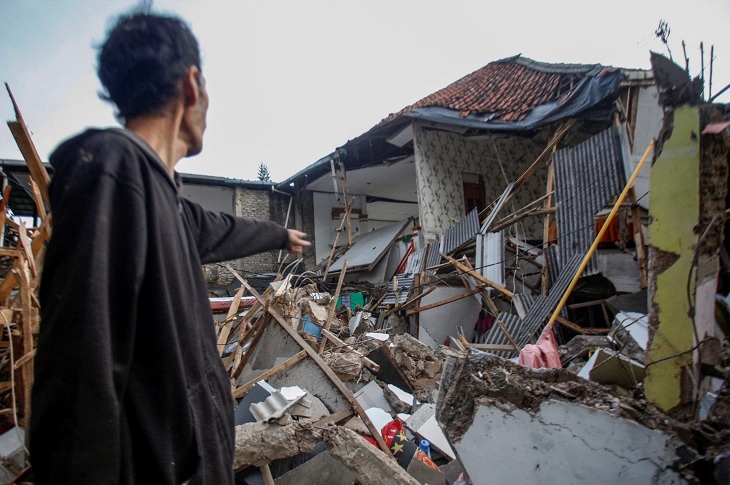 Endonezya’da 5.6 Büyüklüğünde Deprem Oldu