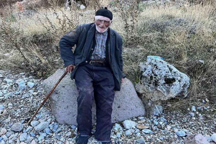 Kaybolan Alzheimer Hastası Yaşlı Adamı Jandarma Drone ile Buldu