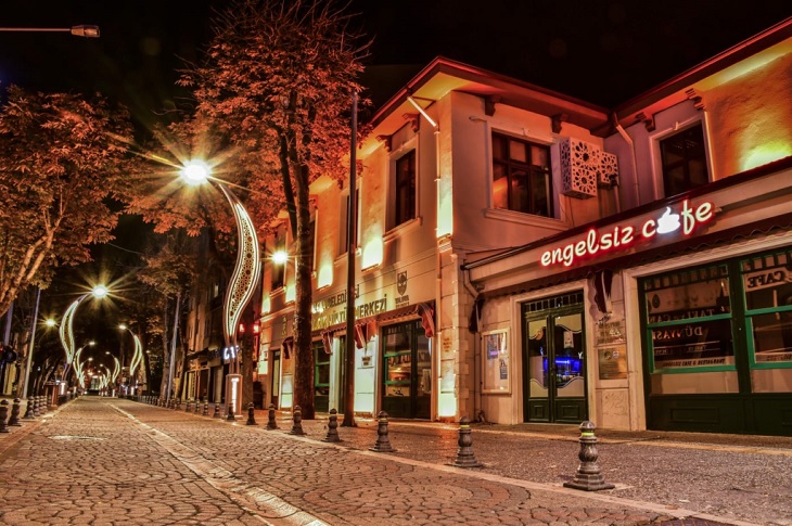 Yalova’da Engelliler Yaptıkları Takıların Gelirini Şehit Ailelerine Bağışlıyor Yalova’da Engelliler Yaptıkları Takıların Gelirini Şehit Ailelerine Bağışlıyor