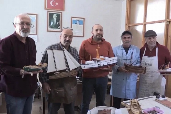 Sinop Halk Eğitimi Merkezi’nde Emekliler Maket Gemi İşine Merak Sardı