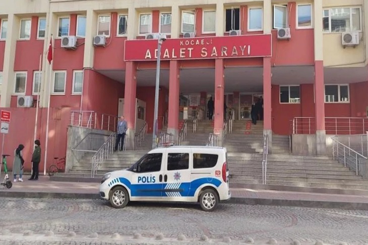 Haberi temsilen; davanın görüldüğü Kocaeli Adalet Sarayı binası objektife yansıyor.