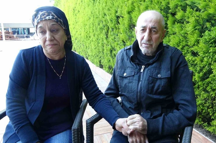 Yaşlı Çift, Enkaz Altında Birbirine Sarılıp Ölümü Bekledi