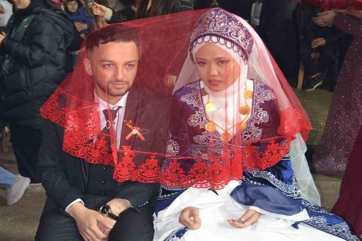 Denizli’de İşitme Engelli Türk Damat ile Endonezyalı Gelin Evlendi Denizli’de İşitme Engelli Türk Damat ile Endonezyalı Gelin Evlendi
