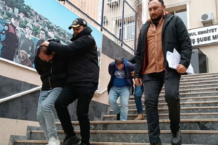İstanbul’da Yaşlı Adamı Dolandırıp Kripto Para Aldılar İstanbul’da Yaşlı Adamı Dolandırıp Kripto Para Aldılar