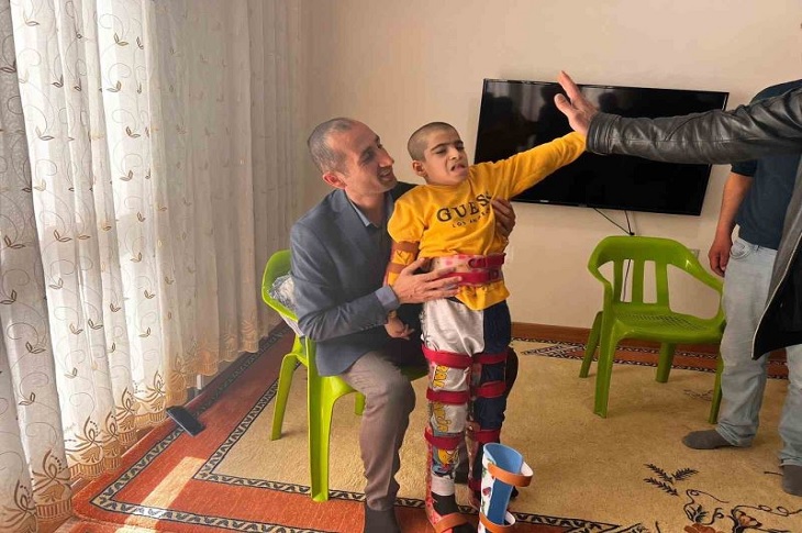 Mardin’de, Polisekiri Hastası Bünyamin’e Bir Hayırsever Umut Oldu