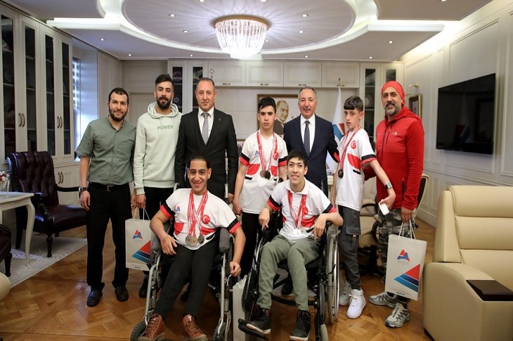 Ağrı İbrahim Çeçen Üniversitesi, Okul Sporlarında 15 Madalya Kazandı