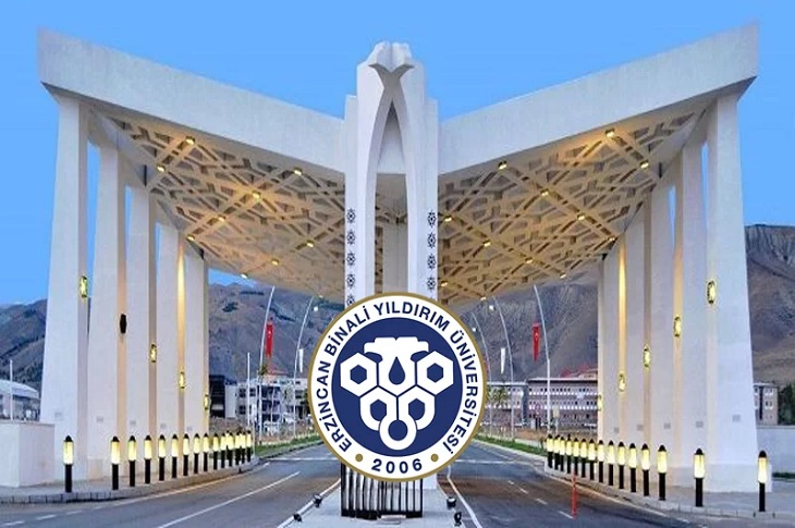 Haberi temsilen, Erzincan Binali Yıldırım Üniversitesi ana giriş kapısı ve logosu objektife yansıyor.