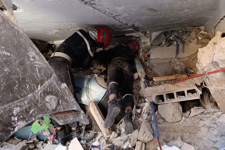 Fas’ta, Yaşlı Kadın 12 Saat Sonra Deprem Enkazından Kurtarıldı