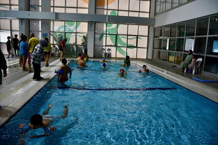 Kocaeli’de, Özel Gereksinimli Çocuklara Ücretsiz Yüzme Eğitimi Veriliyor