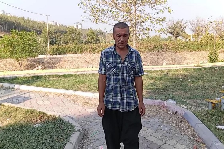 Osmaniye’de Atalay Koşkoş, Engelli Maaşı ile Sokaklarda Yaşamaya Çalışıyor