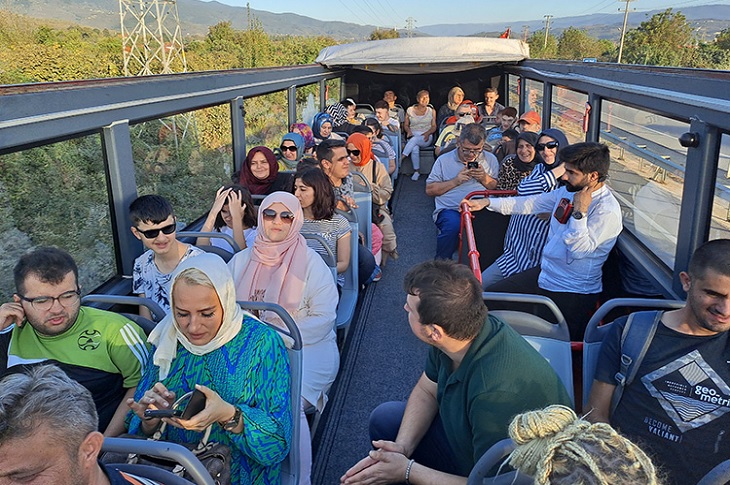 Sakarya’da, Turizm Otobüsüyle Şehir Turu Yapan Engelliler Doyasıya Eğlendi Sakarya’da, Turizm Otobüsüyle Şehir Turu Yapan Engelliler Doyasıya Eğlendi