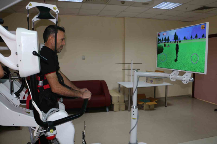 Diyarbakır’da Robotik Yürüme Cihazı Hastalara Umut Oluyor Diyarbakır’da Robotik Yürüme Cihazı Hastalara Umut Oluyor