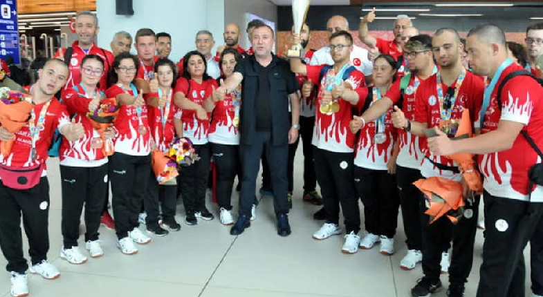 2024 Virtus Dünya Salon Atletizm Şampiyonası'nda 18 madalya kazanan özel sporcular