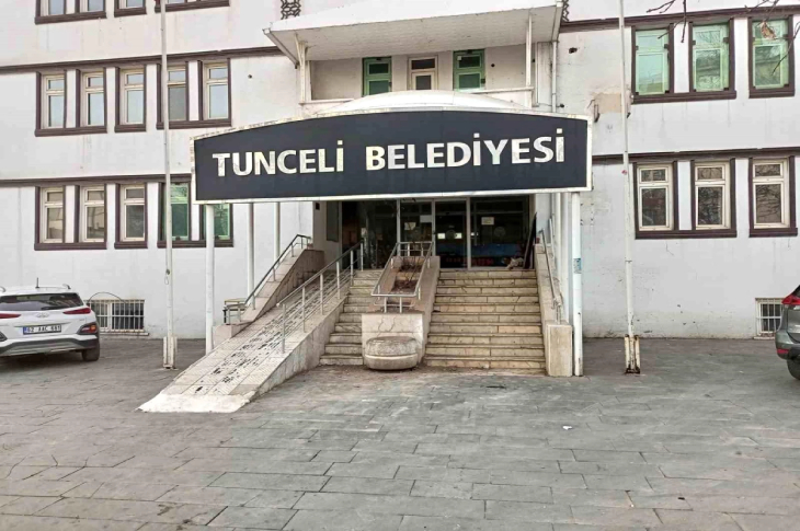 Tunceli Belediyesi hizmet binası.
