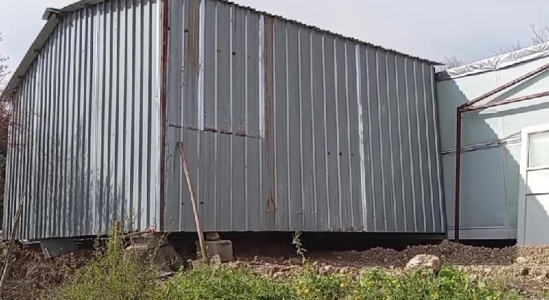 Demir baraka konteyner ev resmi