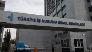 İŞKUR Genel Müdürlüğü binası ve tabelası var.