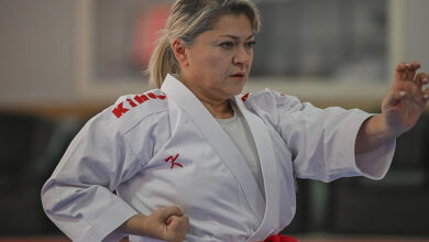 Türkiye'ye Avrupa Para Karate Şampiyonası'ndaki ilk madalyasını kazandıran Oya Ekici'nin, karate antrenmanı yapıyor.