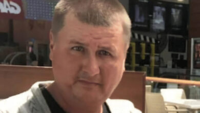 Zihinsel engelli İsa Algın'ı n bir fotoğrafı.