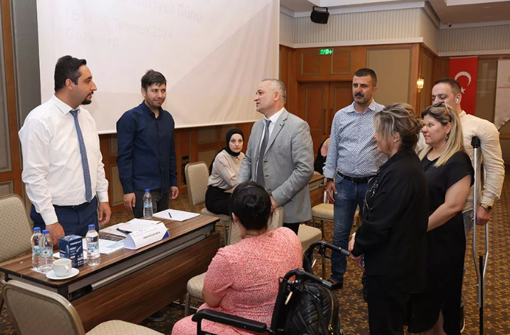 Gaziantep İŞKUR İl Müdürü Aytekin DOĞAN’ın da katıldığı Gaziantep’teki Kariyer Günü’nde İŞKUR İş ve Meslek Danışmanları da engelli iş arayanlarla görüştüler.