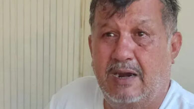 Engelli birey Ersin Çağlayan, ağlayarak konuşuyor.